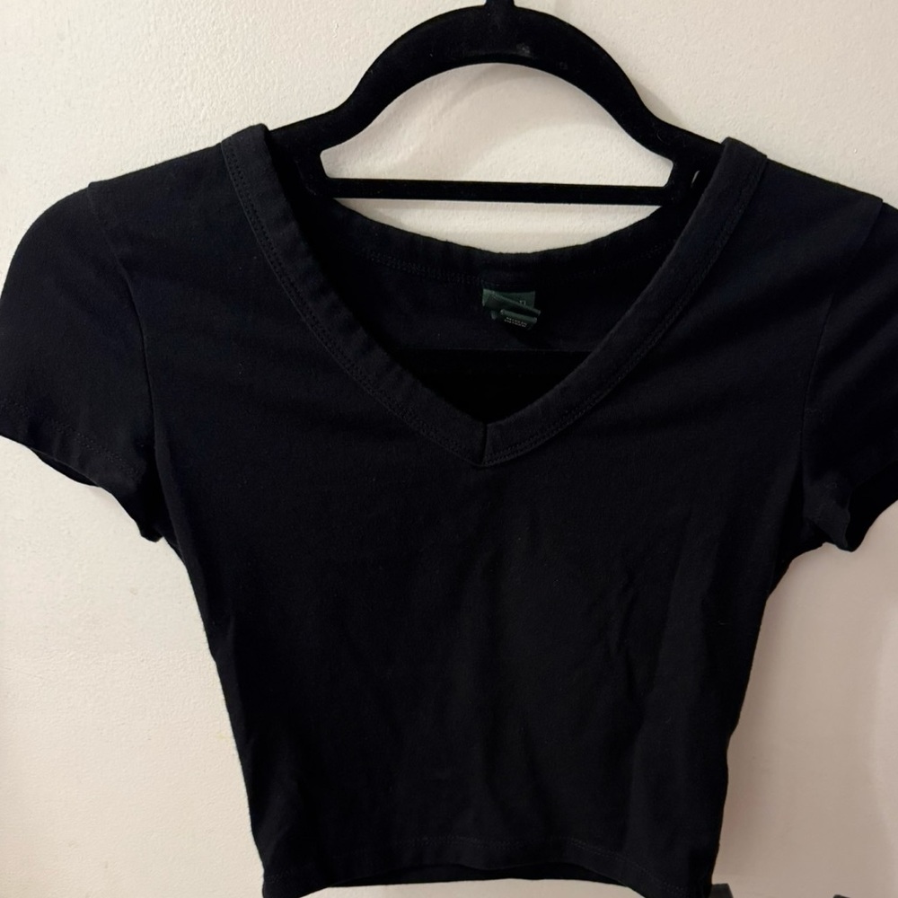 Wild Fable Classic Black V-Neck Crop Top
